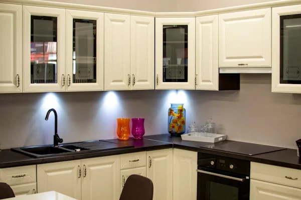 Smart Ideas for Small Kitchen Cabinets